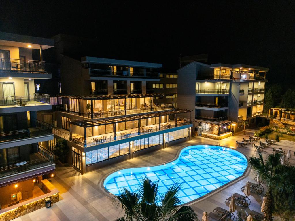 Bazén v ubytování Hierapark Thermal & SPA Hotel nebo v jeho okolí