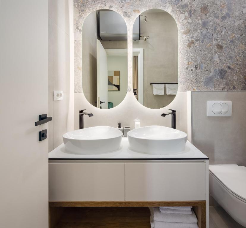 48 Rooms Split - Double Or Twin Room With Bathroom