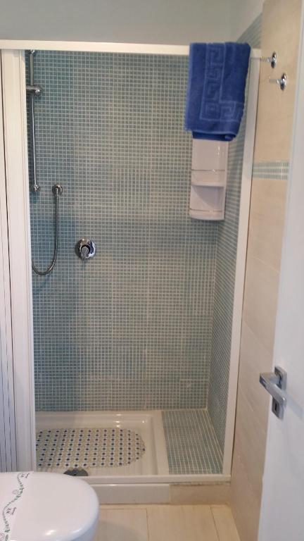 A bathroom at Villa On The Beach Spiaggia Plaia