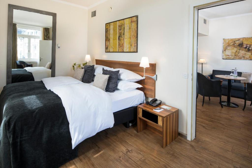 Central Plaza - Resim 35