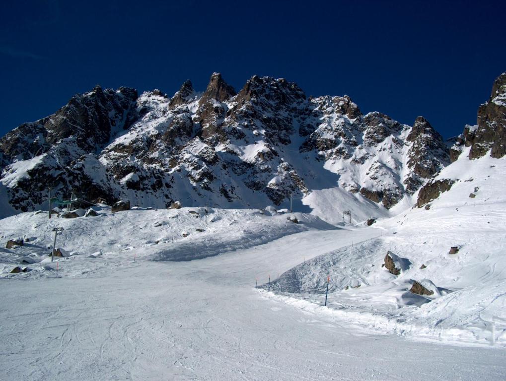 B&B Les Rochers 42 lits v zimě