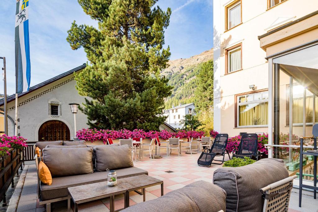 Posezení v ubytování Hotel Engadinerhof Pontresina