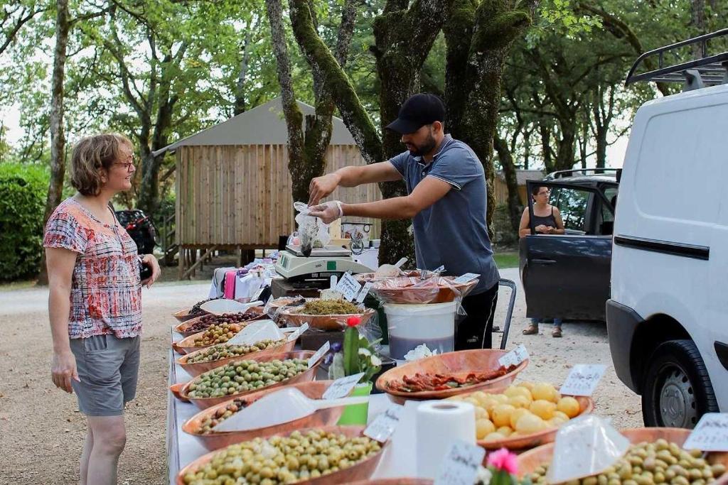 Cibo presso il campeggio o nelle vicinanze