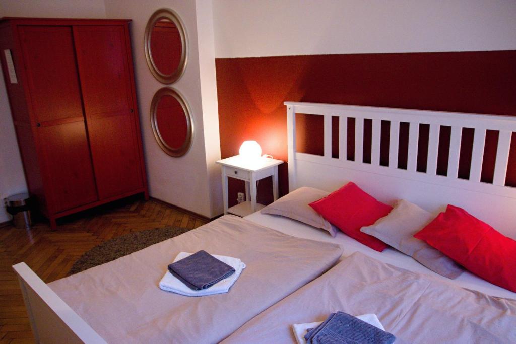 Postel nebo postele na pokoji v ubytování Budget Apartment