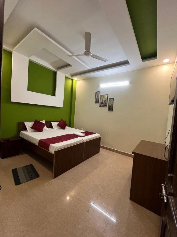 Postel nebo postele na pokoji v ubytování Hotel Silver Inn