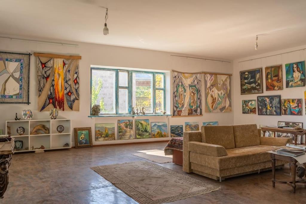 Posezení v ubytování Guesthouse in the Art space