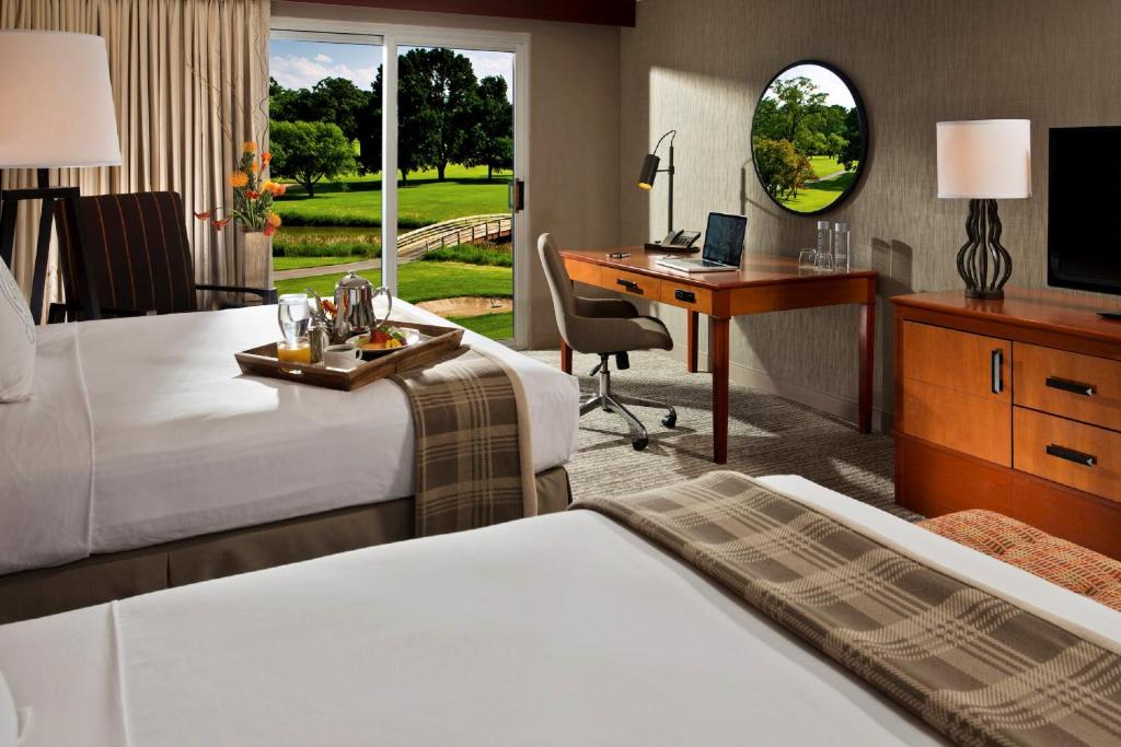Eaglewood Resort & Spa - The Standard – Golf View (Double Queen)