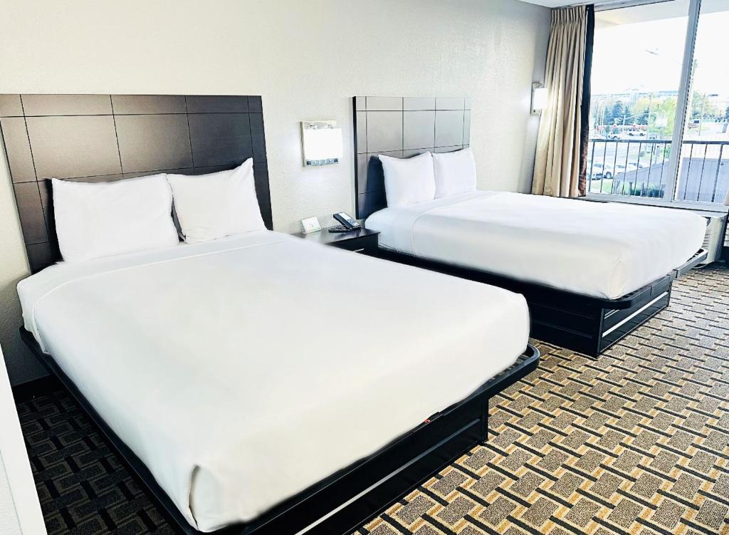 Fiddlers Inn Opryland - Deluxe King Room - Non-Smoking