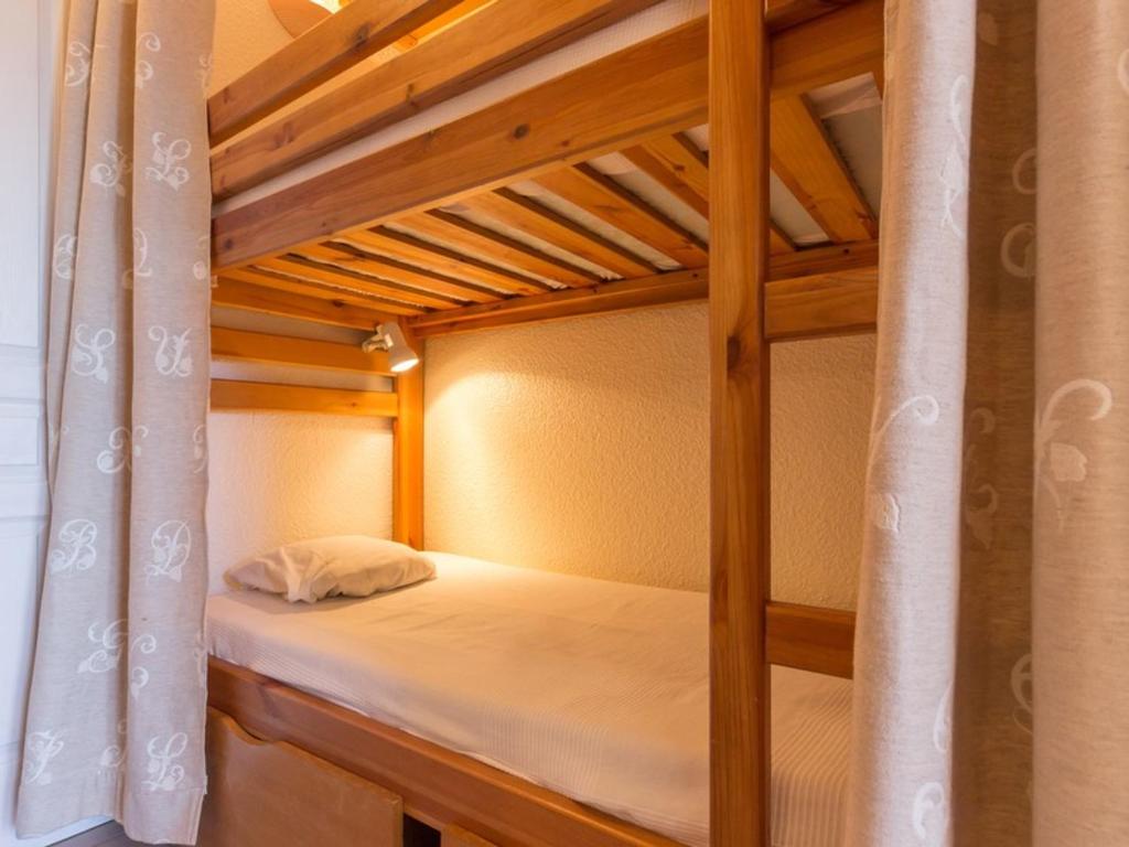 Posteľ alebo postele v izbe v ubytovaní Studio confortable au coeur du Corbier avec piscine - FR-1-267-197