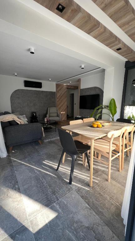 فضای داخلی Leos Apartments 1 with Garden near to Beach در آنتالیا - تصویر ۳
