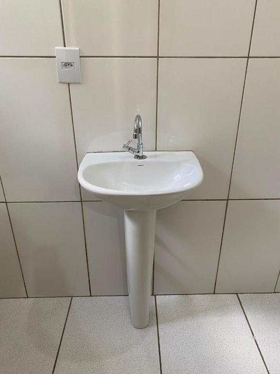Um banheiro em Pousada 4 cantos