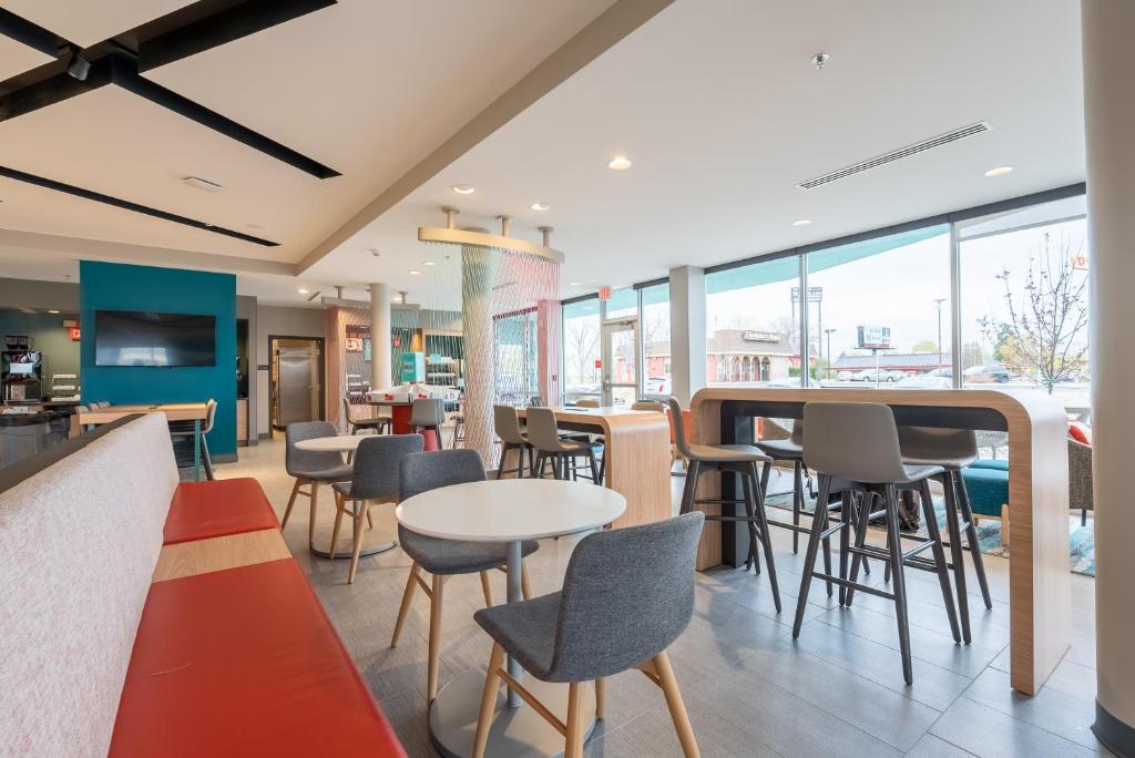 avid hotels - Kalamazoo East by IHG photo