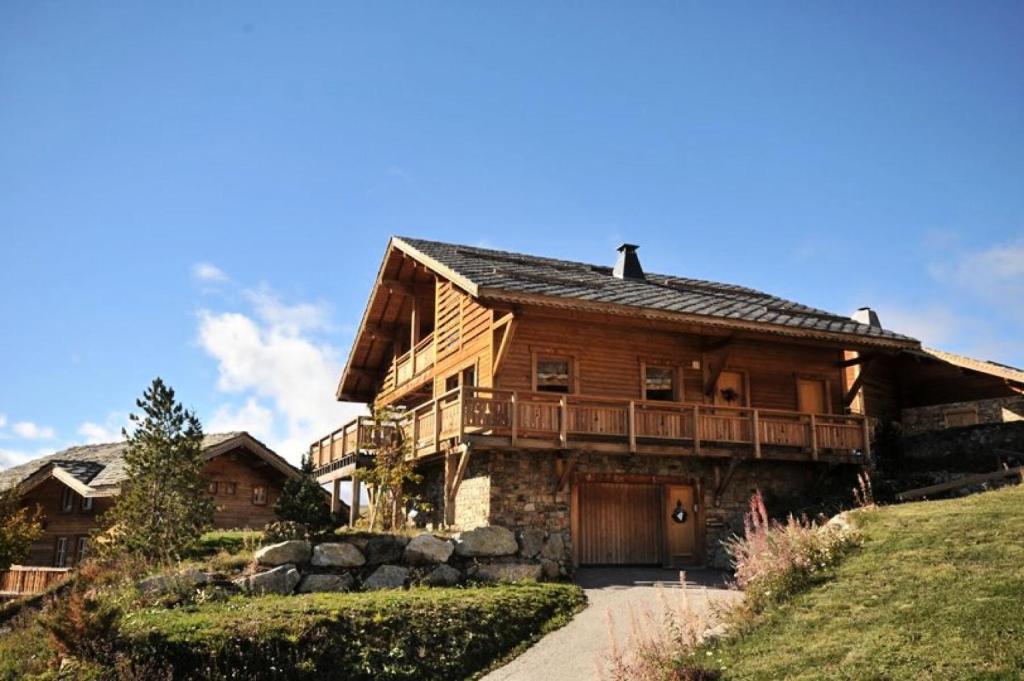 Photo de la galerie de l'établissement Chalets Altiport - CHALET ALTIPORT DE 175M2 MAE-3201, à Huez
