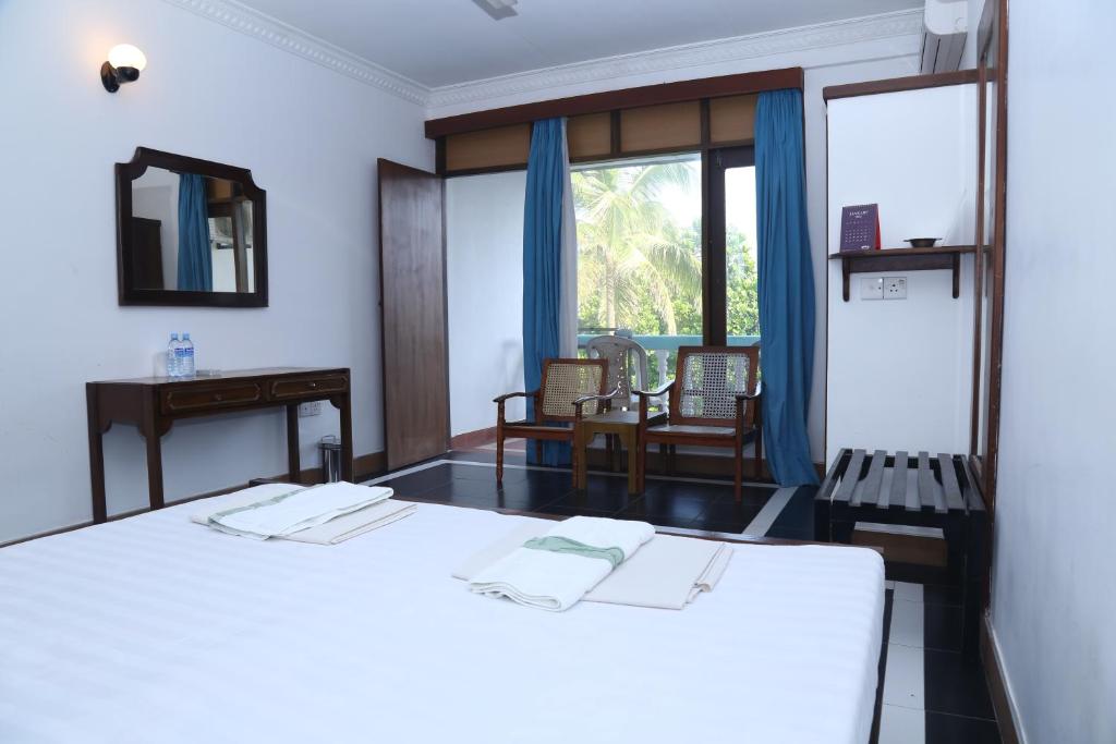 Topaz Beach Hotel - Superior Double Room With Sea Vew