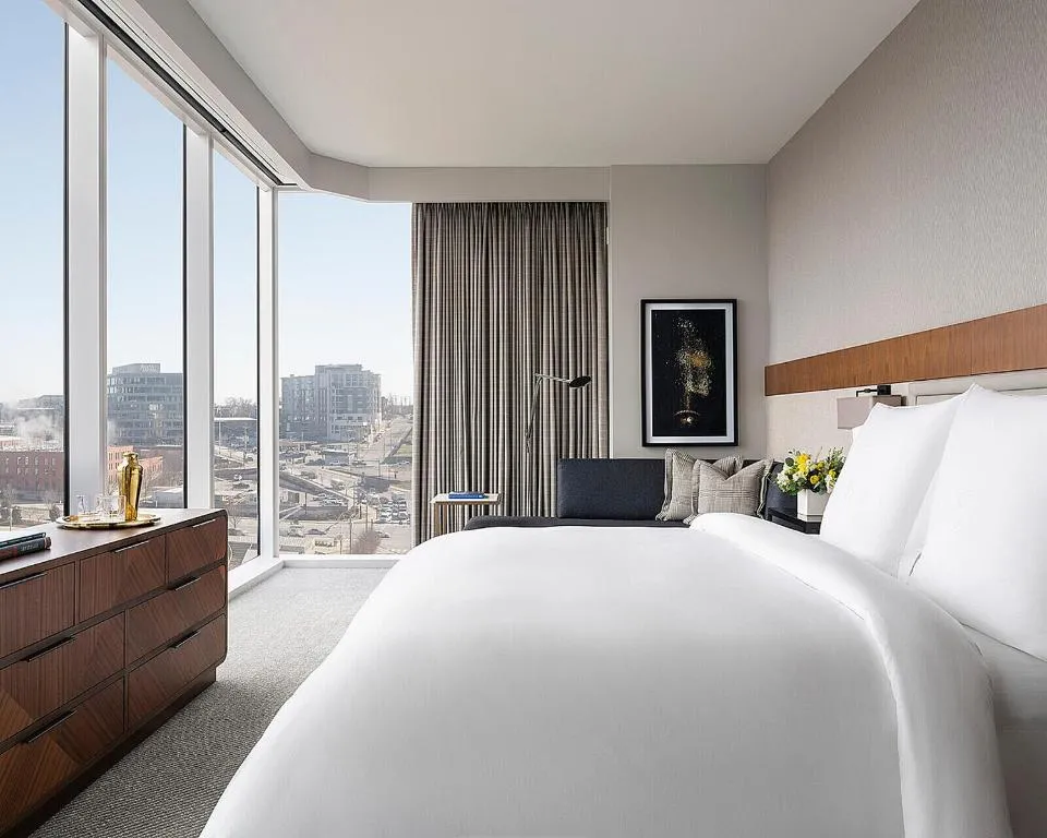 Premier One-Bedroom Suite King