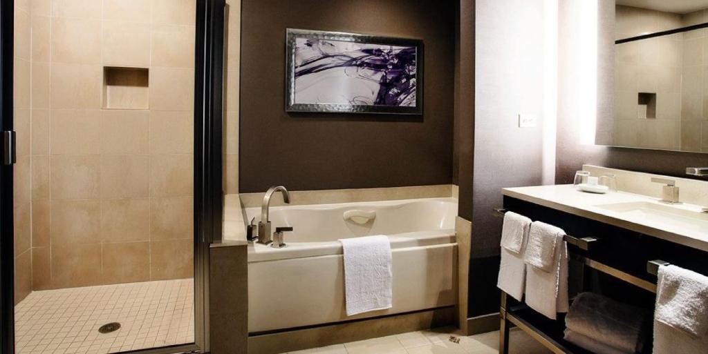 Harrah's Resort Atlantic City Hotel & Casino - Bayview Tower Premium, 1 King, Non-Smoking