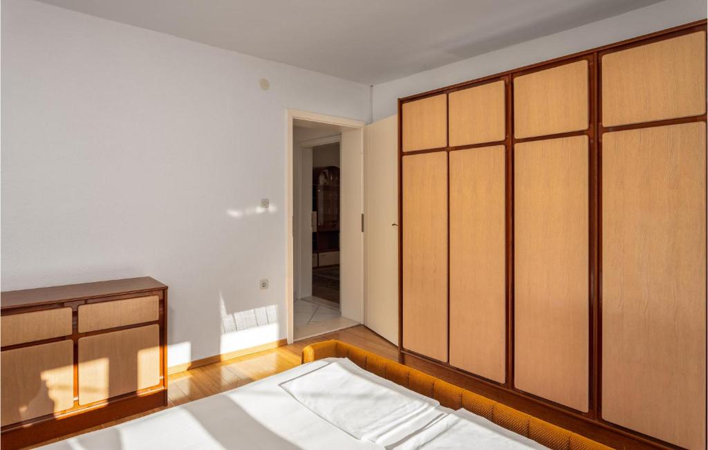 Posteľ alebo postele v izbe v ubytovaní 2 Bedroom Gorgeous Apartment In Knezica