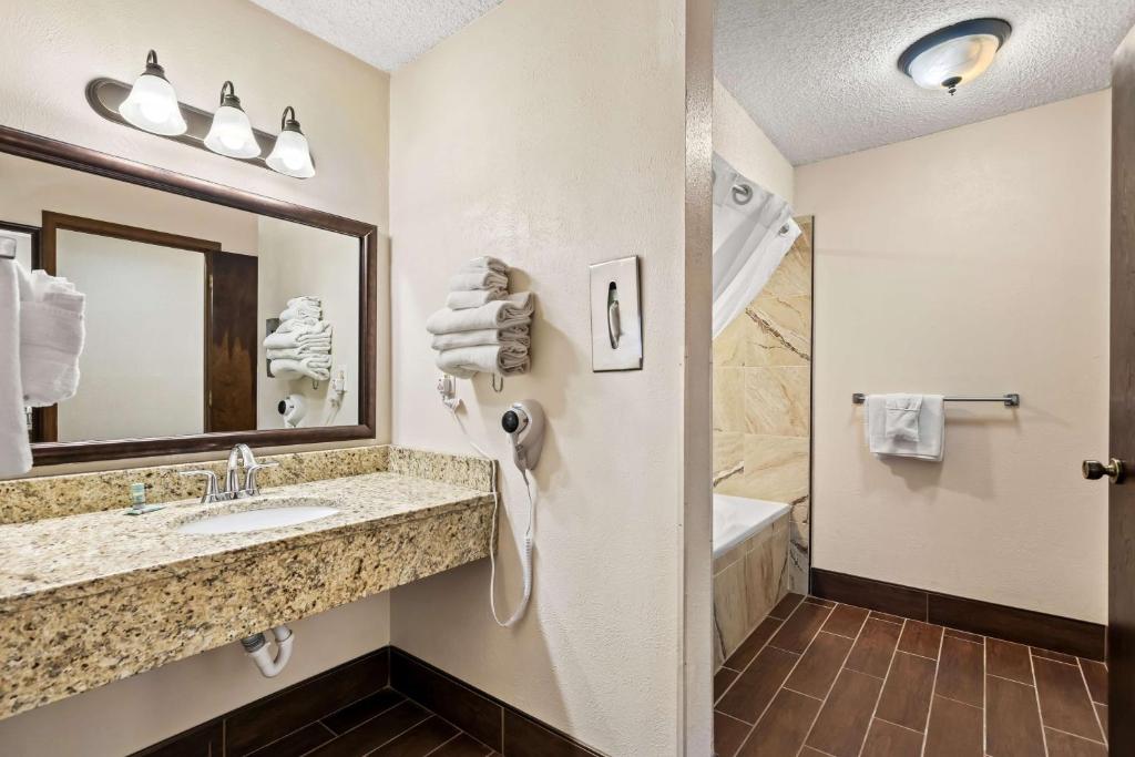 Best Western Tower West Lodge photo