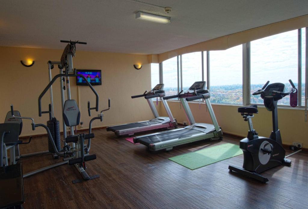 Fitness centrum a/nebo fitness zařízení v ubytování Monomotapa