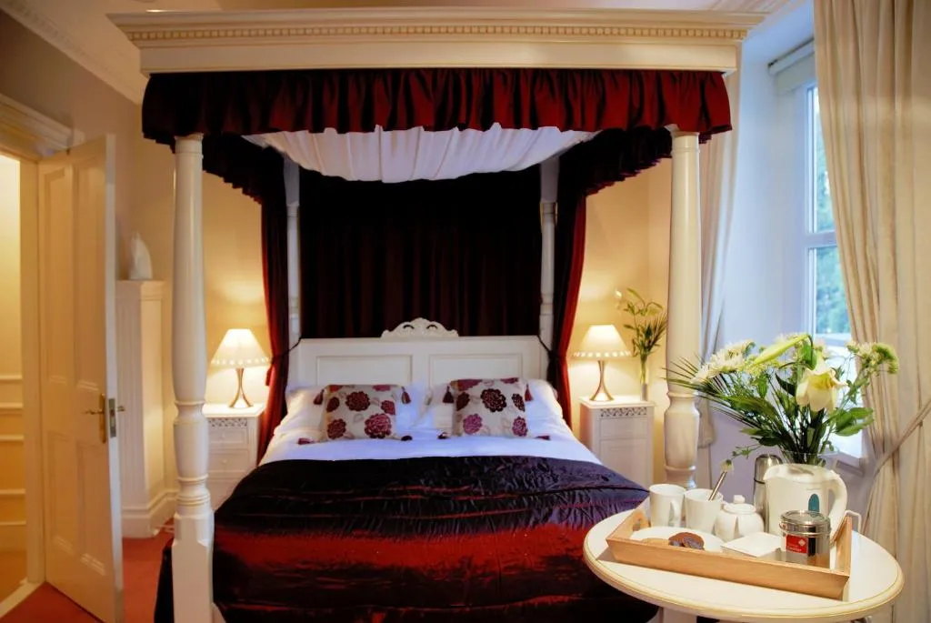 The Bath House Boutique B&B - IN-ROOM Breakfast - FREE parking, Bath, United Kingdom