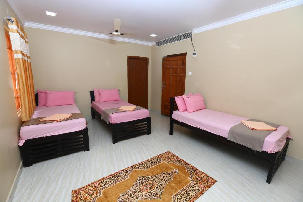 Ramana's Home Stay-Near Railway Station and Bus Stand - 