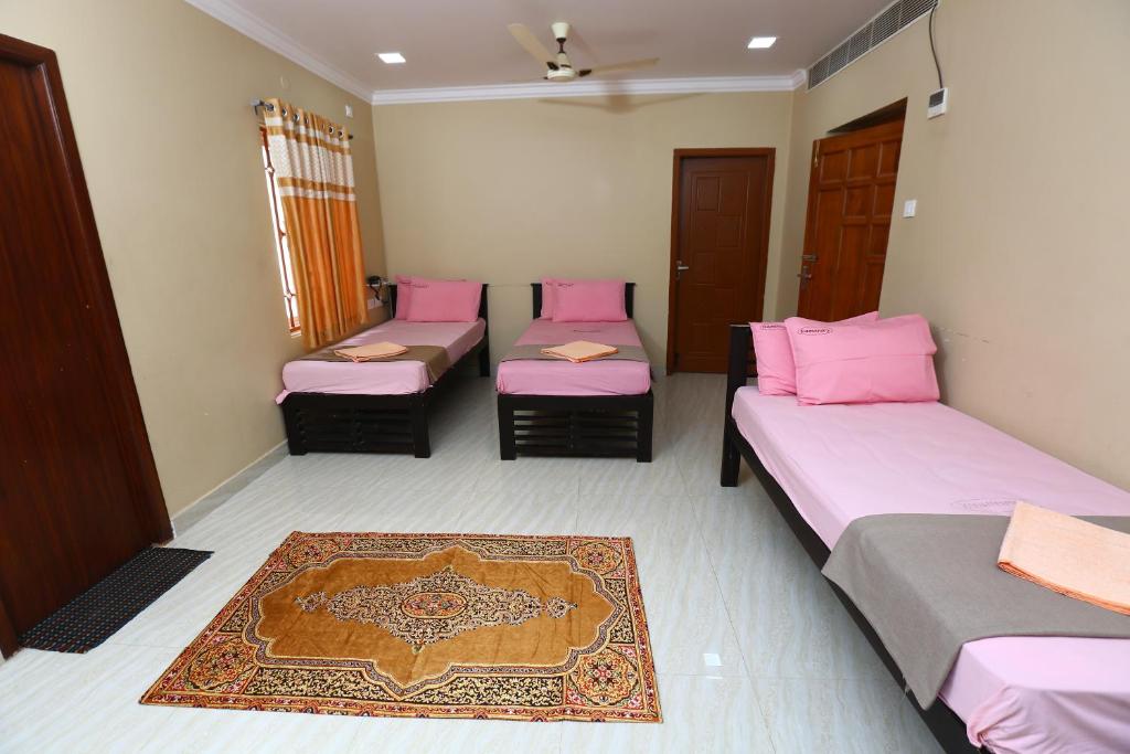 Ramana's Home Stay-Near Railway Station and Bus Stand - Studio Di Famiglia