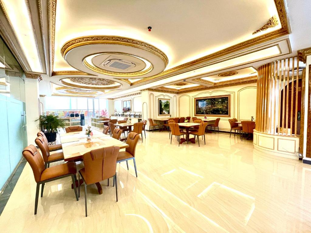 TV a/nebo společenská místnost v ubytování Atiyan Hotel Syariah