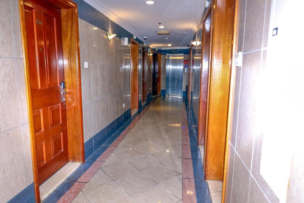 Queens Hotel Next Sabkha Bus Station - Resim 31