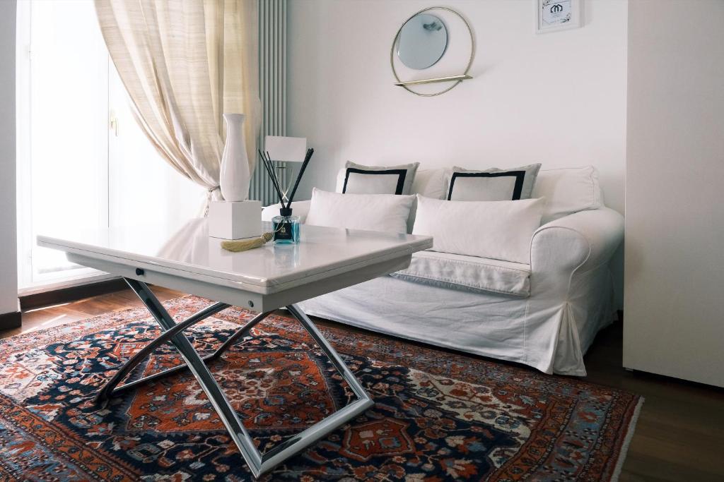 ComeCasa Flowery Terraced Apartment