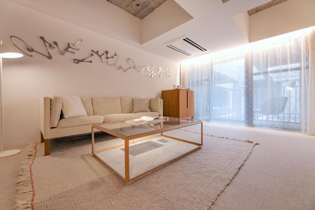 พื้นที่นั่งเล่นของ SHIROIYA HOTEL