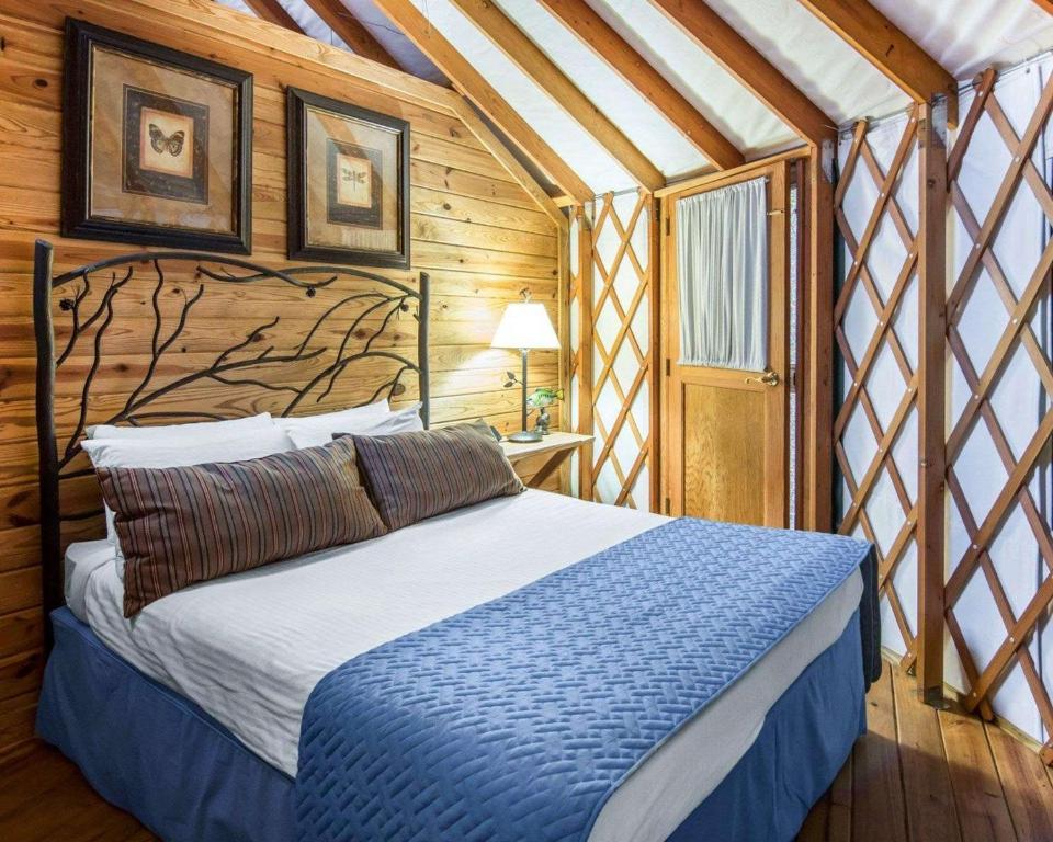 Bluegreen Vacations Shenandoah Crossing, Ascend Resort Collection - King Suite With One Queen Bed And Sofa Bed - Non-Smoking