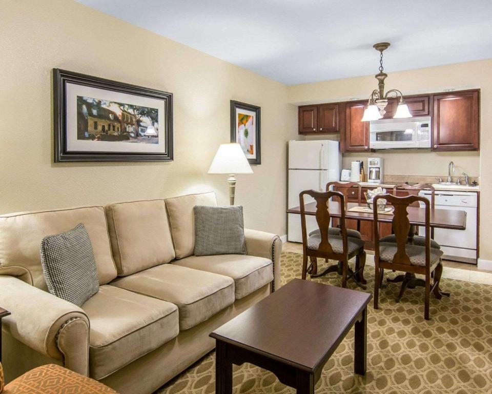 Bluegreen Vacations Patrick Henry Square, an Ascend Collection Resort photo