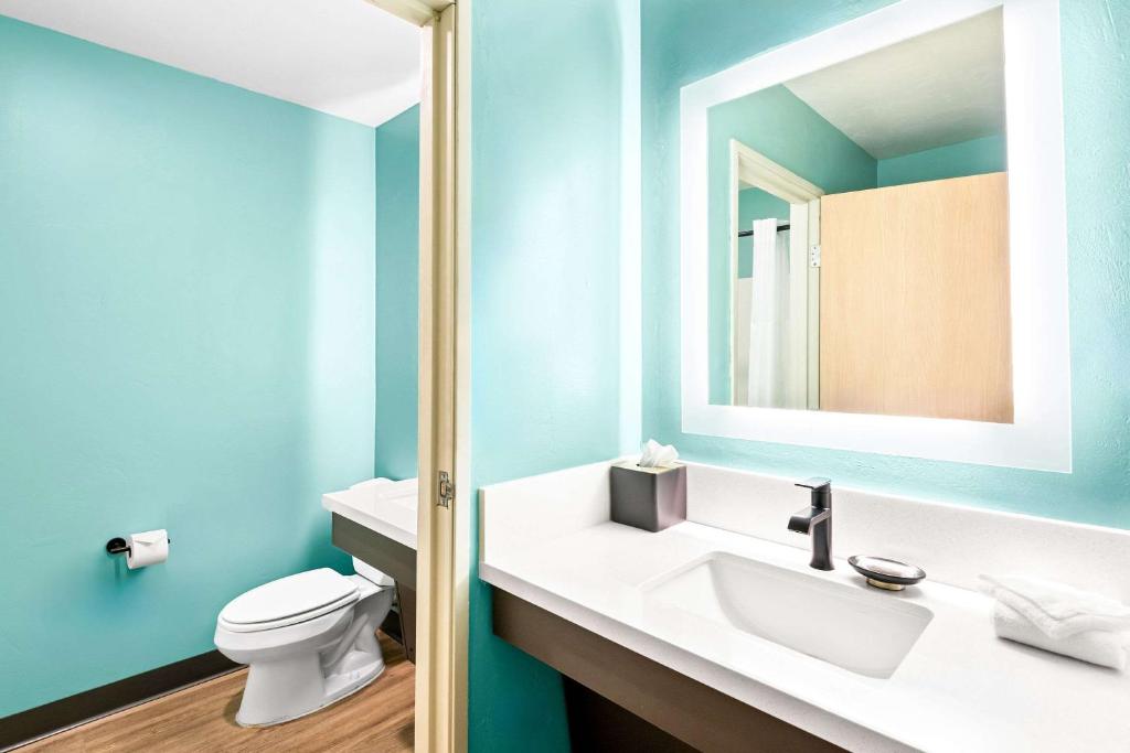 Koupelna v ubytování Maverick Hotel Eugene Near University, Ascend Hotel Collection