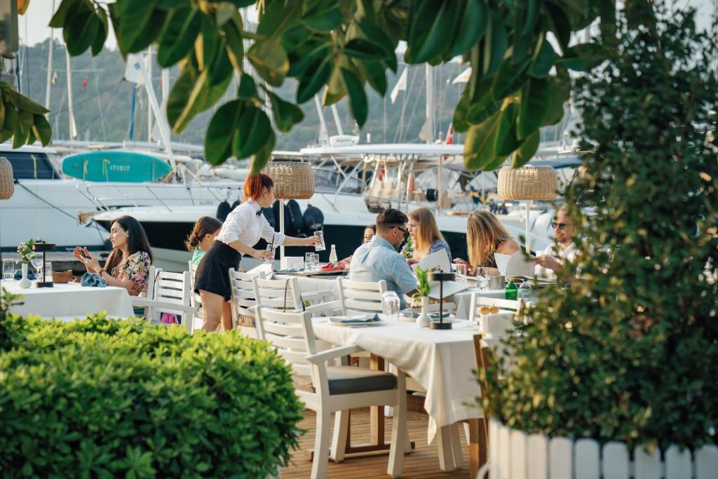Hosté ubytování Yacht Classic Hotel - Boutique Class