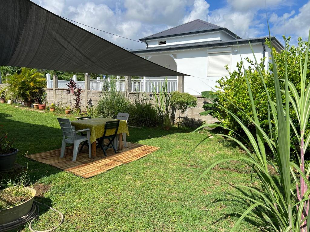 Zahrada ubytování CosyLife Sainte-Rose - Villa calme avec vue Sofaïa à 3km de la plage
