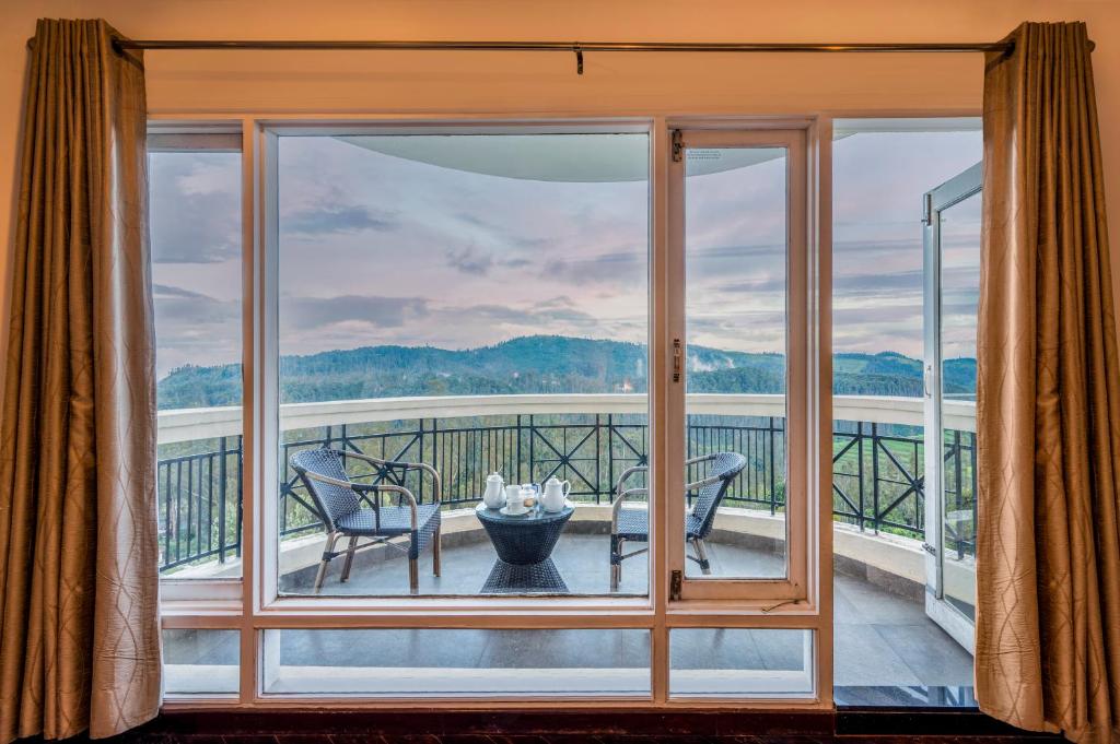 Sterling Ooty Fern Hill - Valley View Premier Room With Balcony