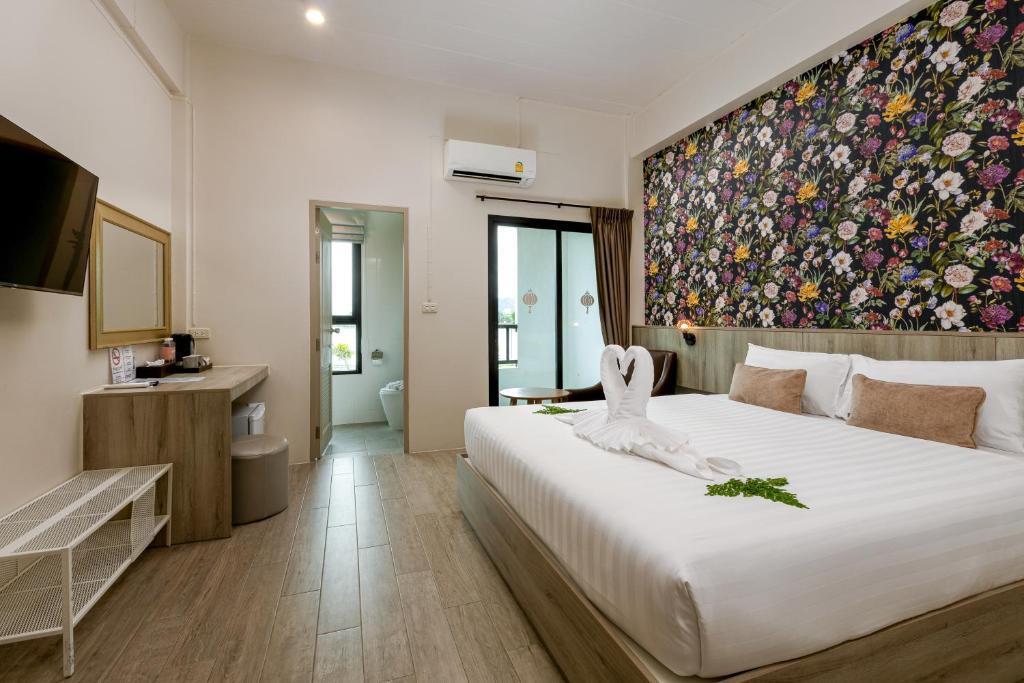 Ang Pao Hotel Phuket - Resim 45
