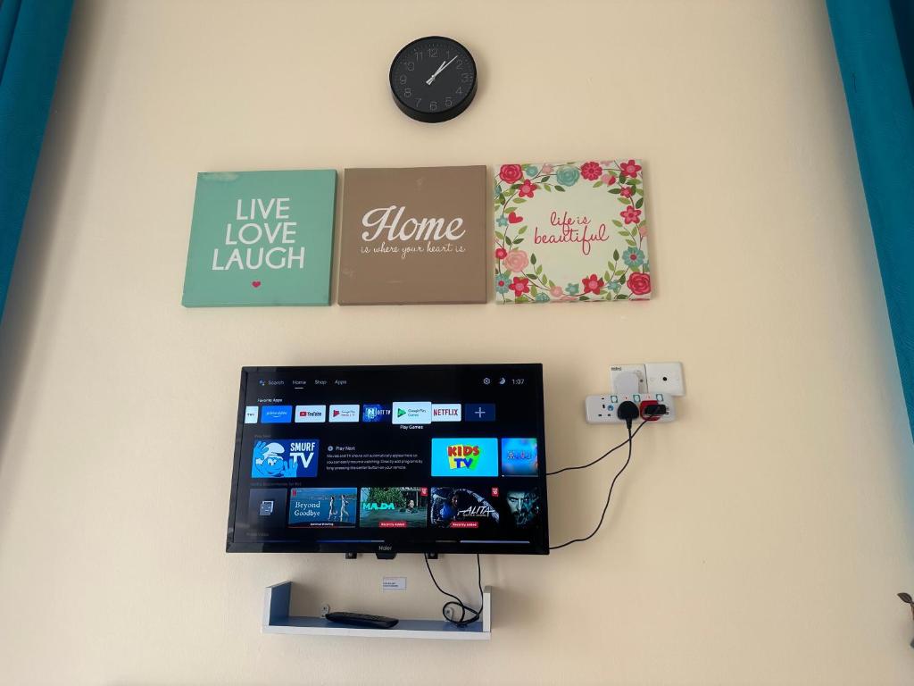 TV a/nebo společenská místnost v ubytování Ct tiara homestay