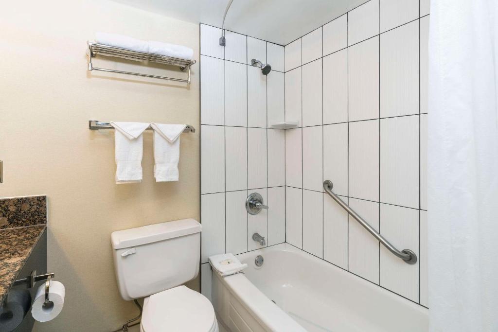 Quality Inn Downtown Inner Harbour - Resim 27