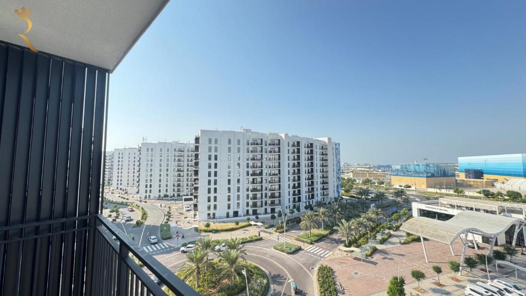 Nespecifikovaný výhled na destinaci Abú Zabí nebo výhled na město při pohledu z apartmánu