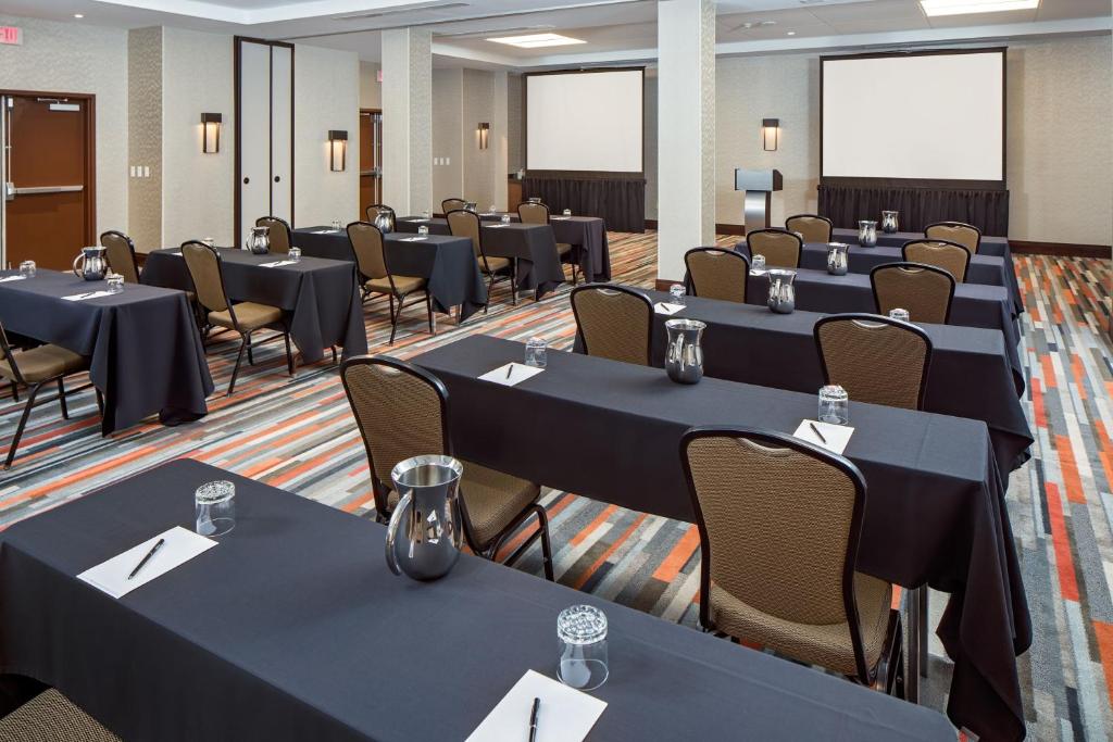 Nashville Airport Marriott photo