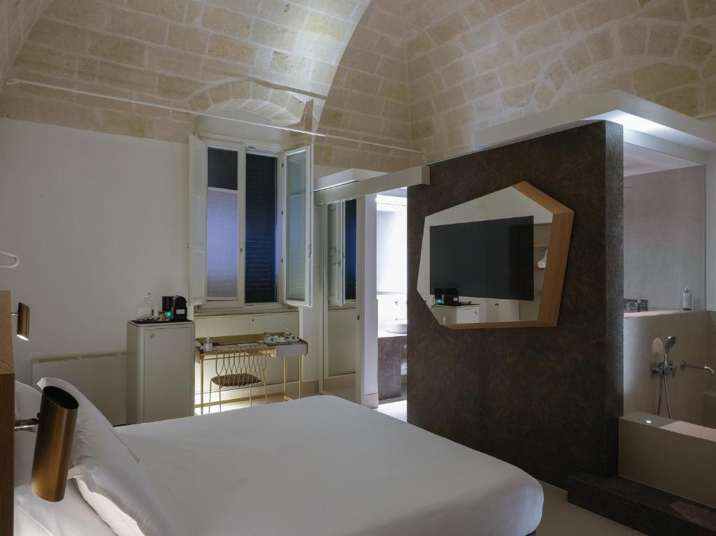 Euvodia Luxury Rooms - 17