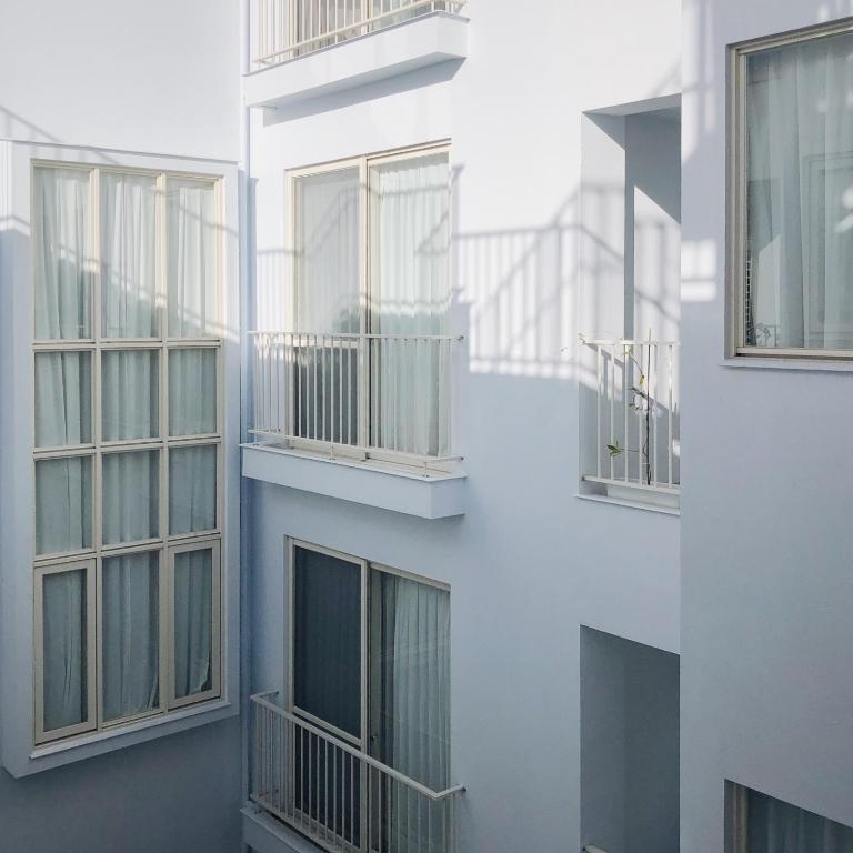 Balkón nebo terasa v ubytování 洋Casa