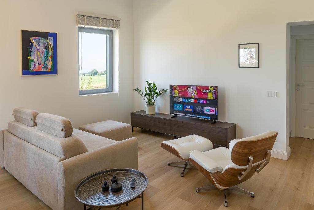 Tenuta Asmara Luxury Resort - Suite With Pool View