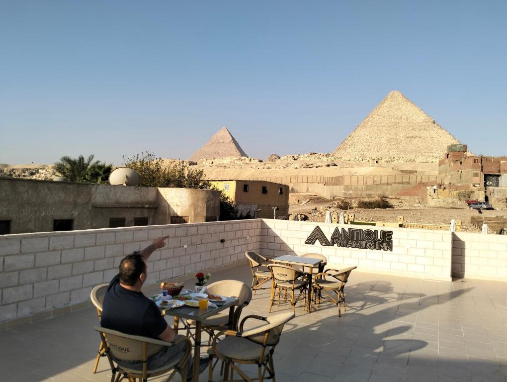 Restaurace v ubytování Antique Pyramids Inn
