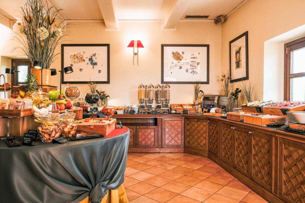 Villa Tolomei Hotel & Resort - Resim 9