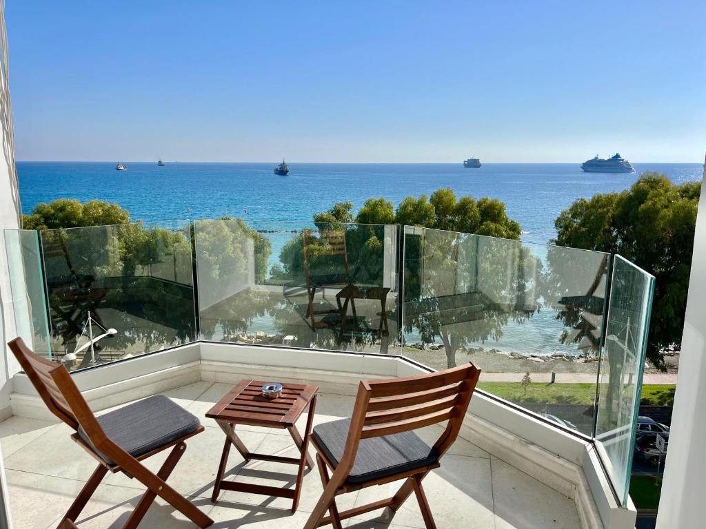 Enaerios Stunning Seaview Apartment