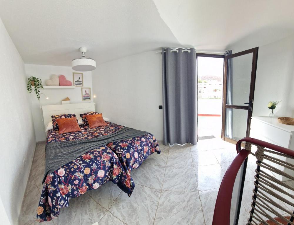 Postel nebo postele na pokoji v ubytování Dúplex Los Cristianos Beach