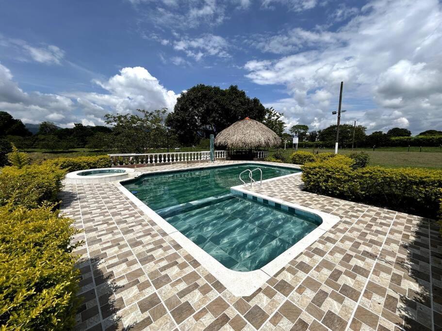 La Gema De Quindio Montenegro con AC y WiFi 2R