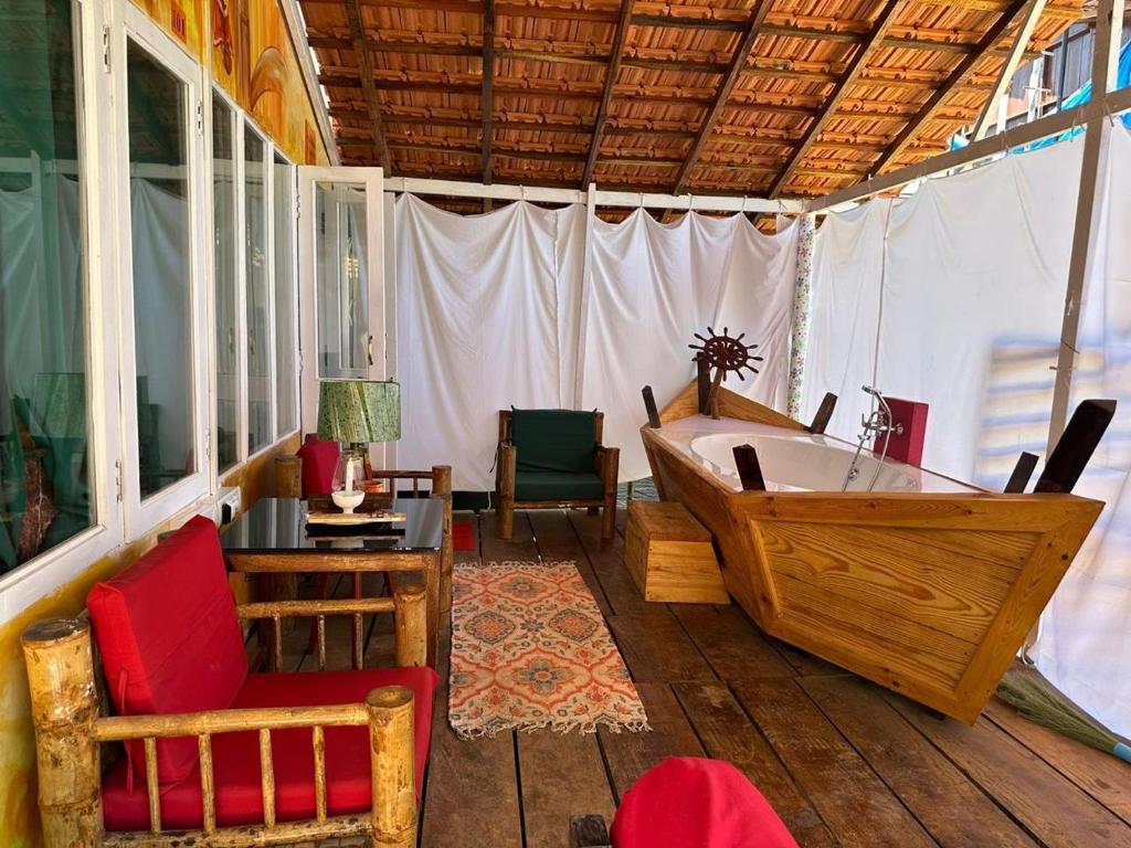 Posezení v ubytování Art Resort Goa